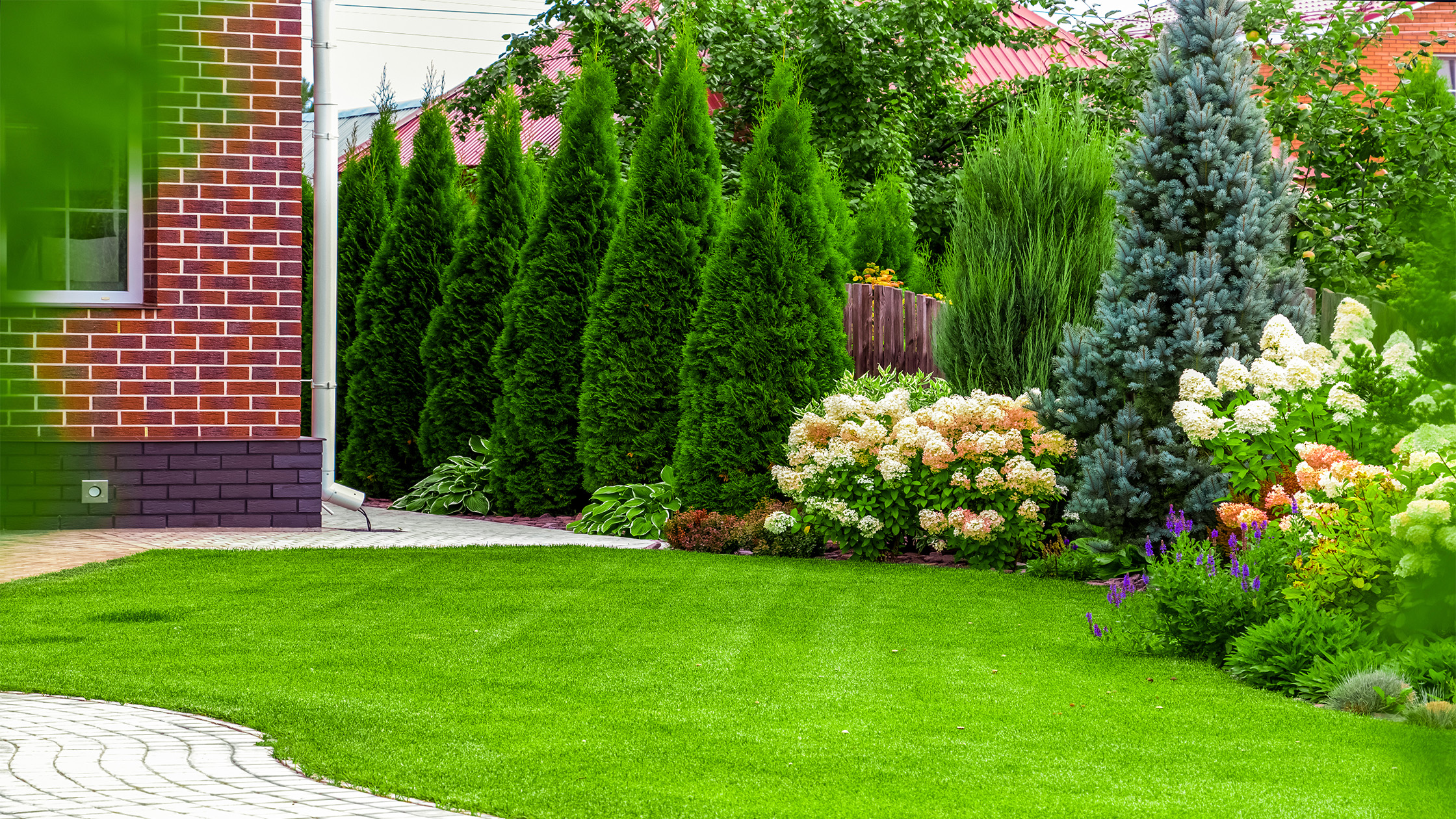 Landscaping for Small Spaces_ Making the Most of Compact Backyards Landscaping for Small Spaces: Making the Most of Compact Backyards